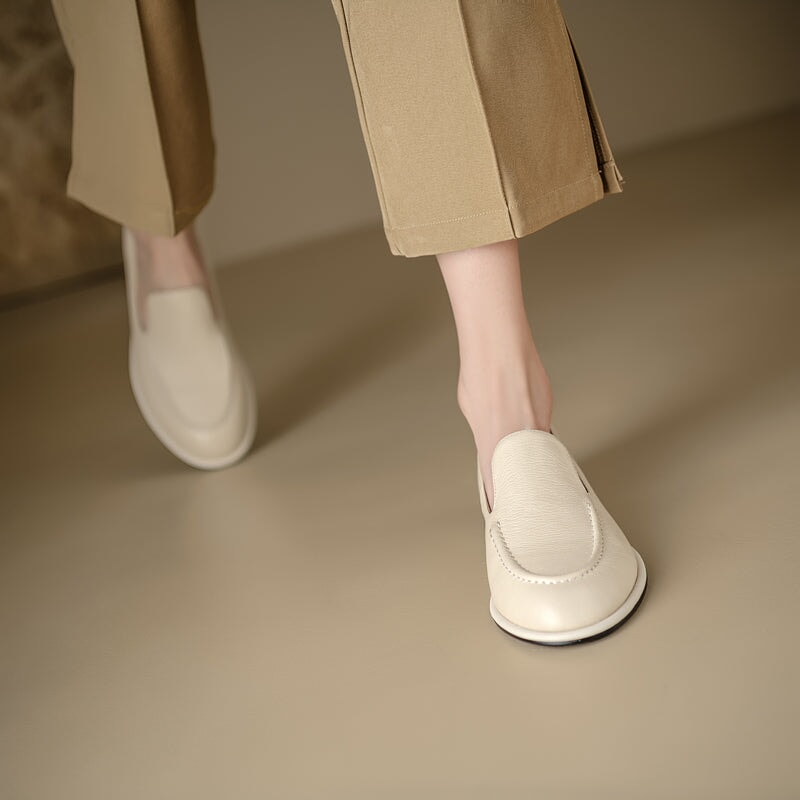 Minimalist Women's Cow Leather Flats Slip On Casual Loafers in White/Black - Image 4