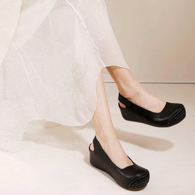 Handmade Leather Chunky Sandals Closed Toe Slingback in Khaki/Black/Red - Image 5